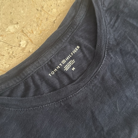 Tommy Hilfiger logo tee navy blue women's size medium - Picture 2 of 2